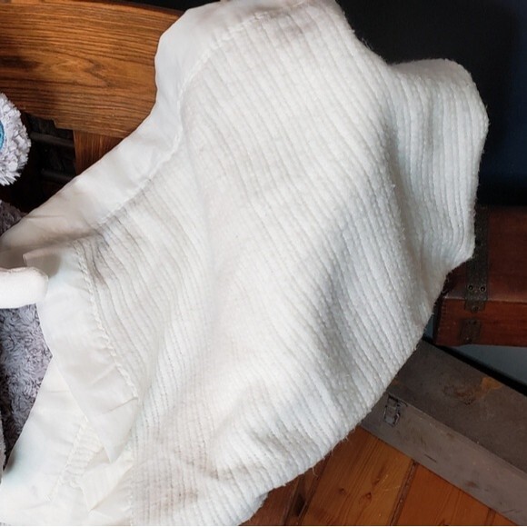 Bedding Vintage Sprockets Acrylic Open Weave Waffle Blanket Satin Trim White Poshmark